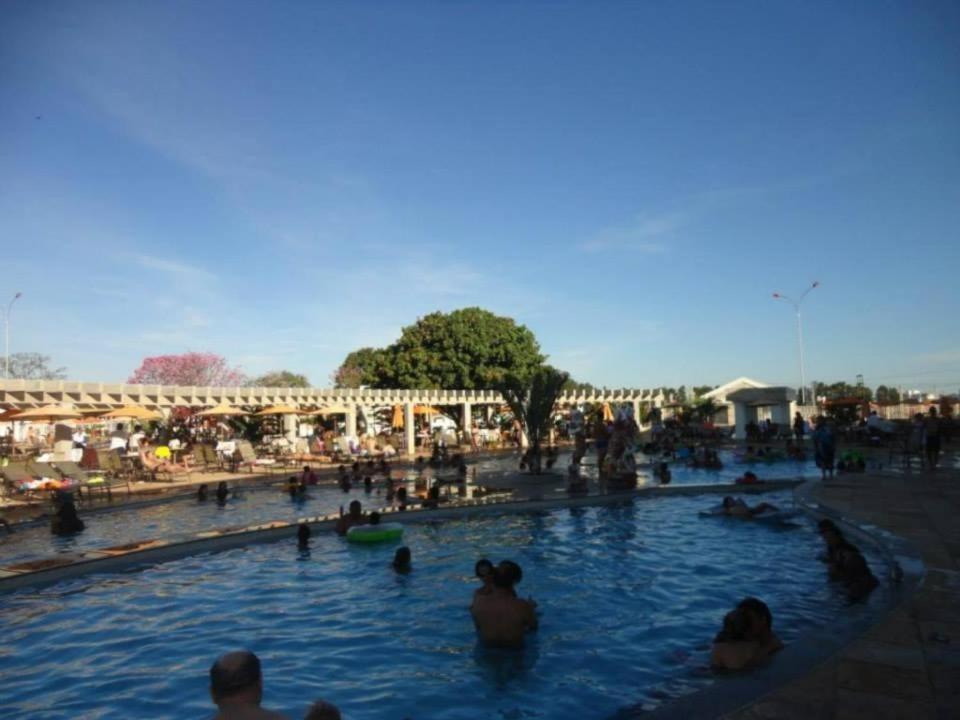 Lacqua diroma com fogão, geladeira, micro-ondas, Park aquático 24h, acomoda até 5 pessoas Caldas Novas Extérieur photo