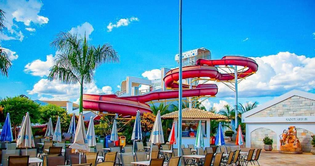 Lacqua diroma com fogão, geladeira, micro-ondas, Park aquático 24h, acomoda até 5 pessoas Caldas Novas Extérieur photo