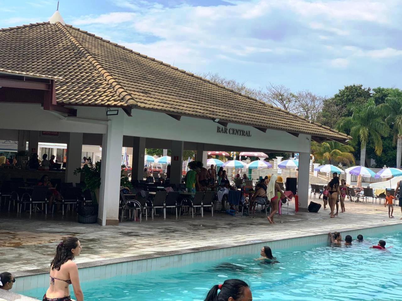 Lacqua diroma com fogão, geladeira, micro-ondas, Park aquático 24h, acomoda até 5 pessoas Caldas Novas Extérieur photo
