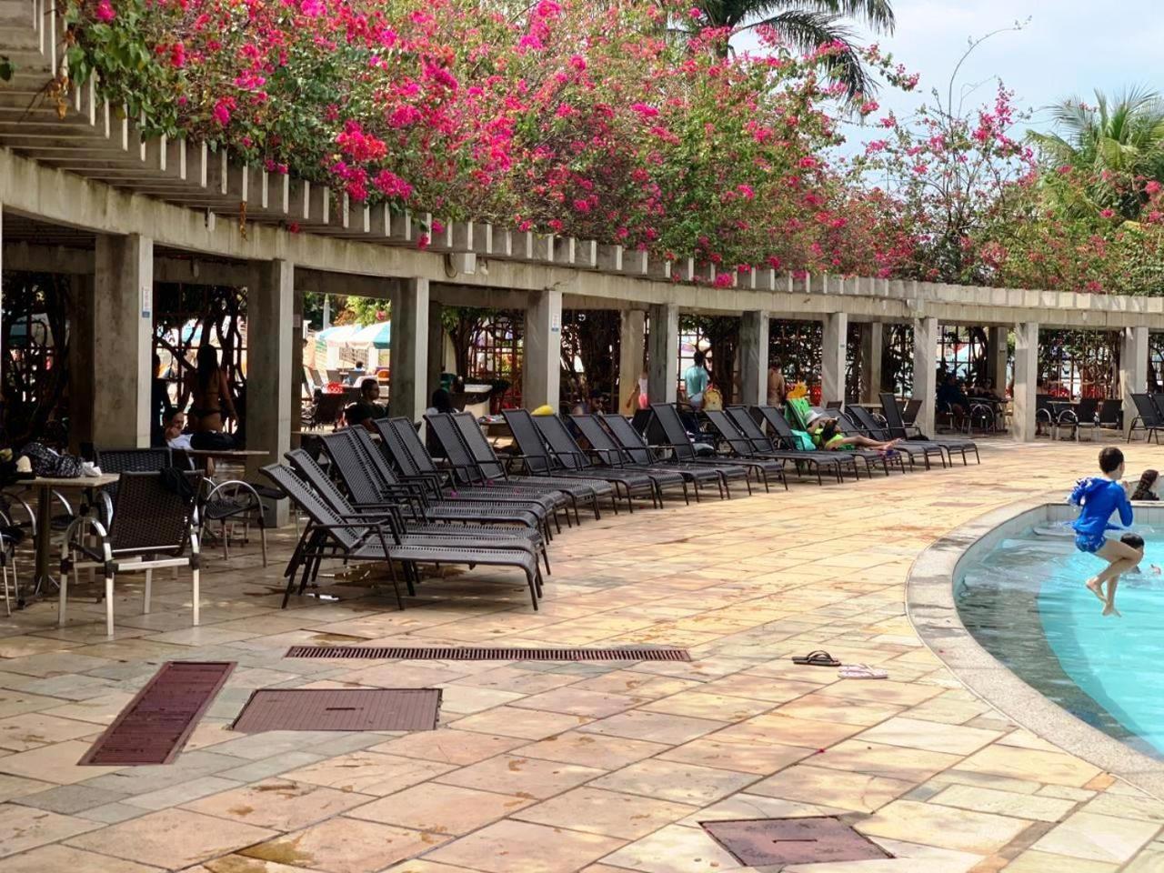 Lacqua diroma com fogão, geladeira, micro-ondas, Park aquático 24h, acomoda até 5 pessoas Caldas Novas Extérieur photo