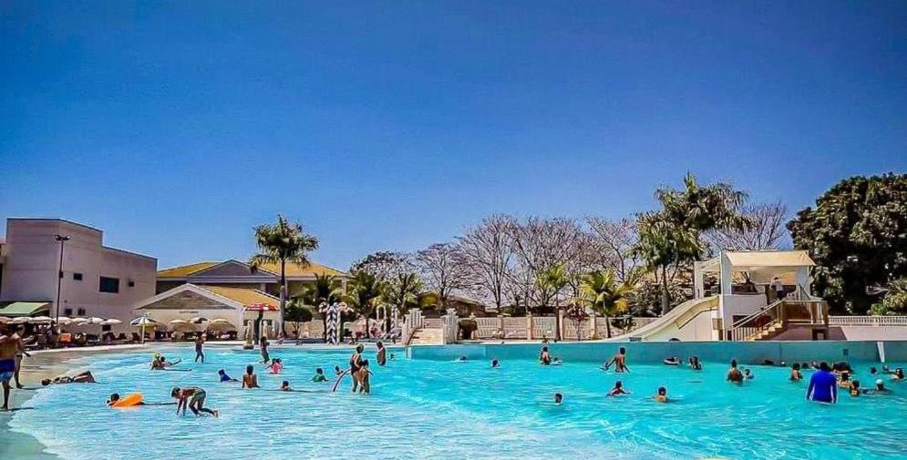 Lacqua diroma com fogão, geladeira, micro-ondas, Park aquático 24h, acomoda até 5 pessoas Caldas Novas Extérieur photo
