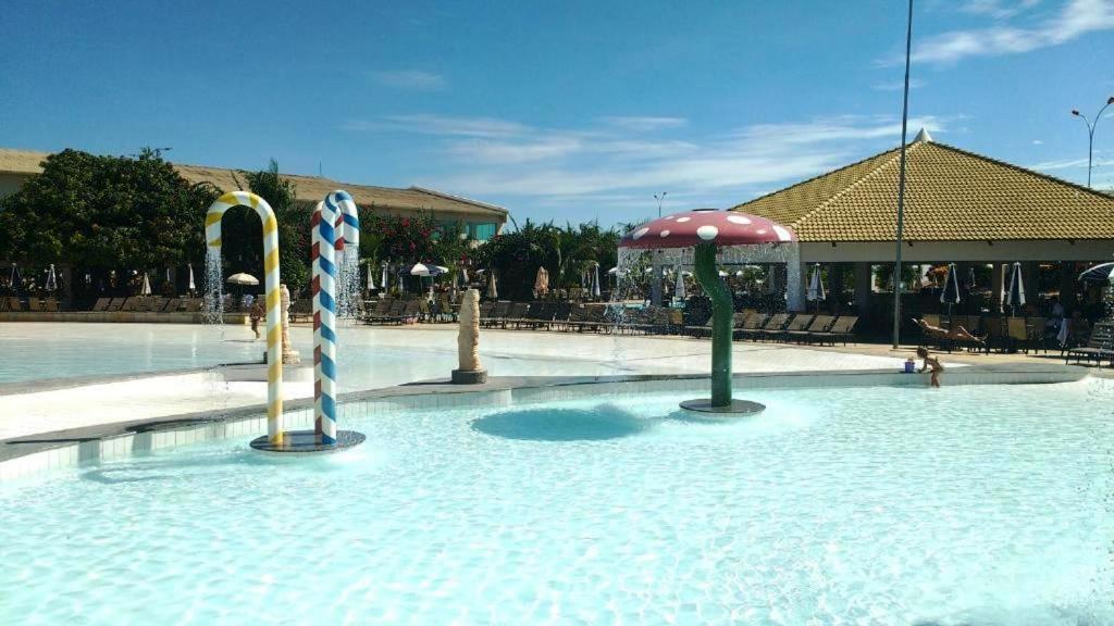 Lacqua diroma com fogão, geladeira, micro-ondas, Park aquático 24h, acomoda até 5 pessoas Caldas Novas Extérieur photo