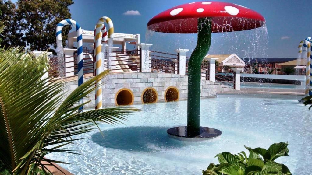 Lacqua diroma com fogão, geladeira, micro-ondas, Park aquático 24h, acomoda até 5 pessoas Caldas Novas Extérieur photo